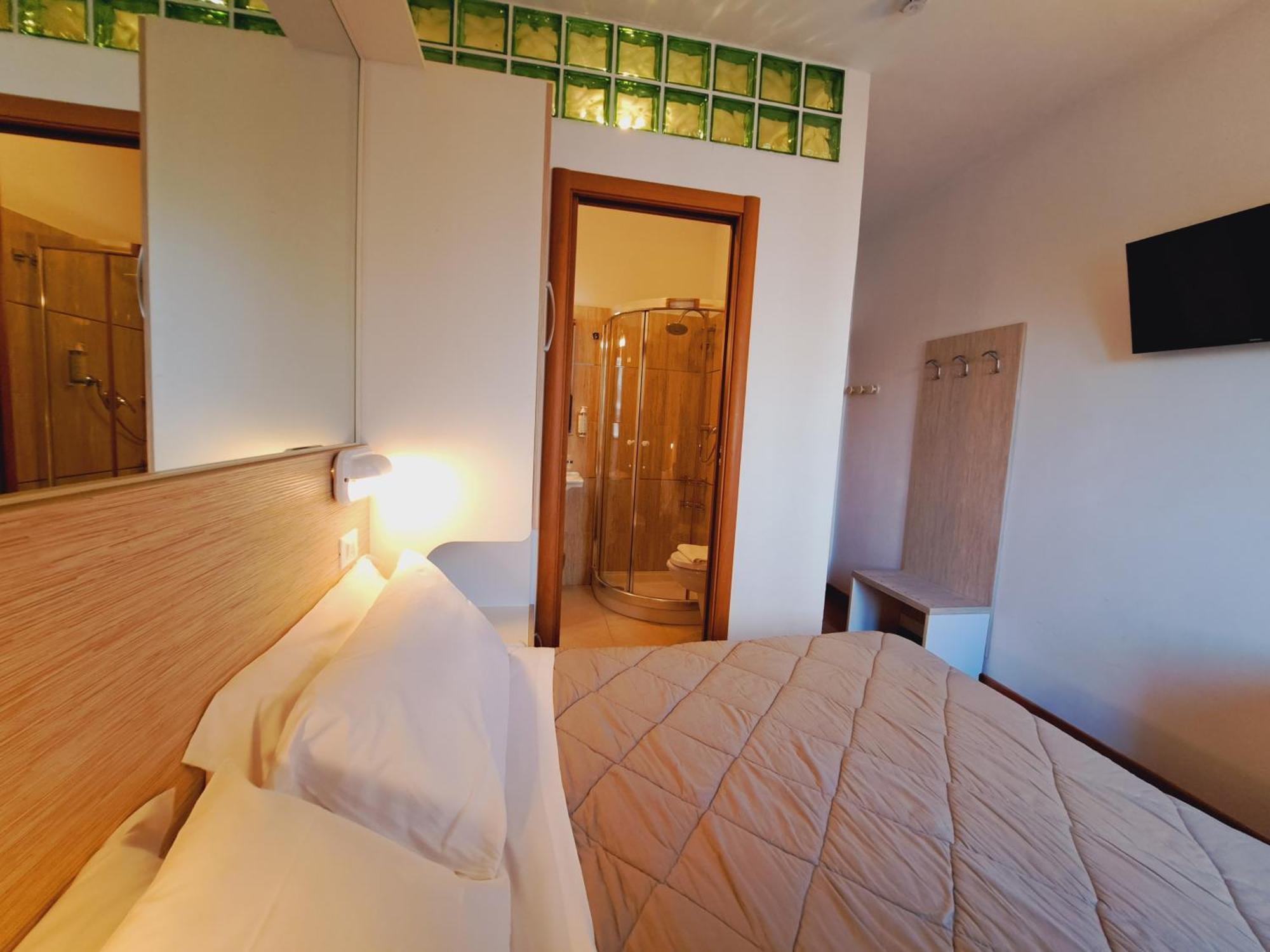 Hotel Butterfly Wellness & Spa Rimini Exteriör bild