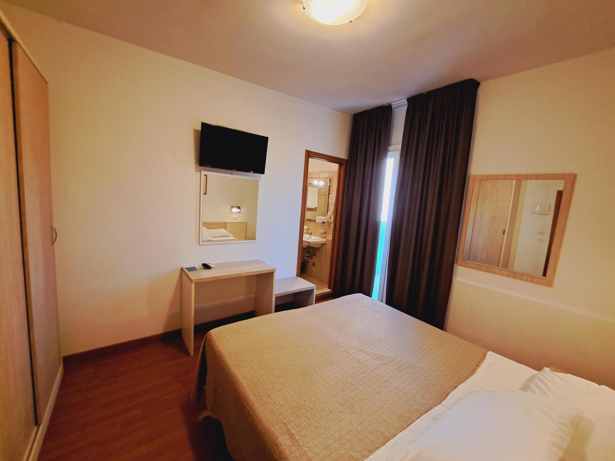 Hotel Butterfly Wellness & Spa Rimini Exteriör bild