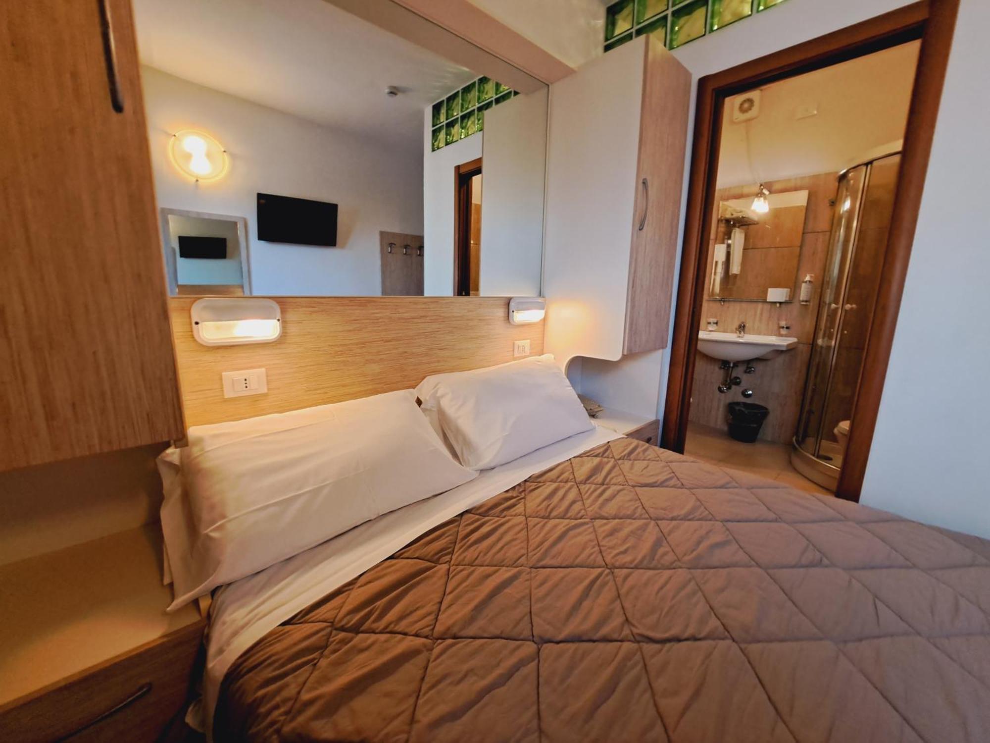 Hotel Butterfly Wellness & Spa Rimini Exteriör bild