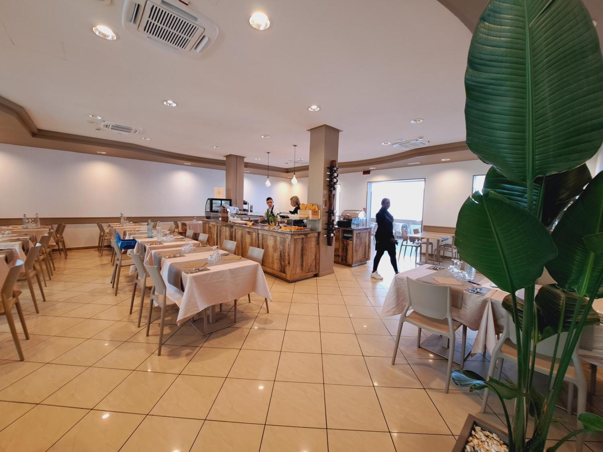 Hotel Butterfly Wellness & Spa Rimini Exteriör bild