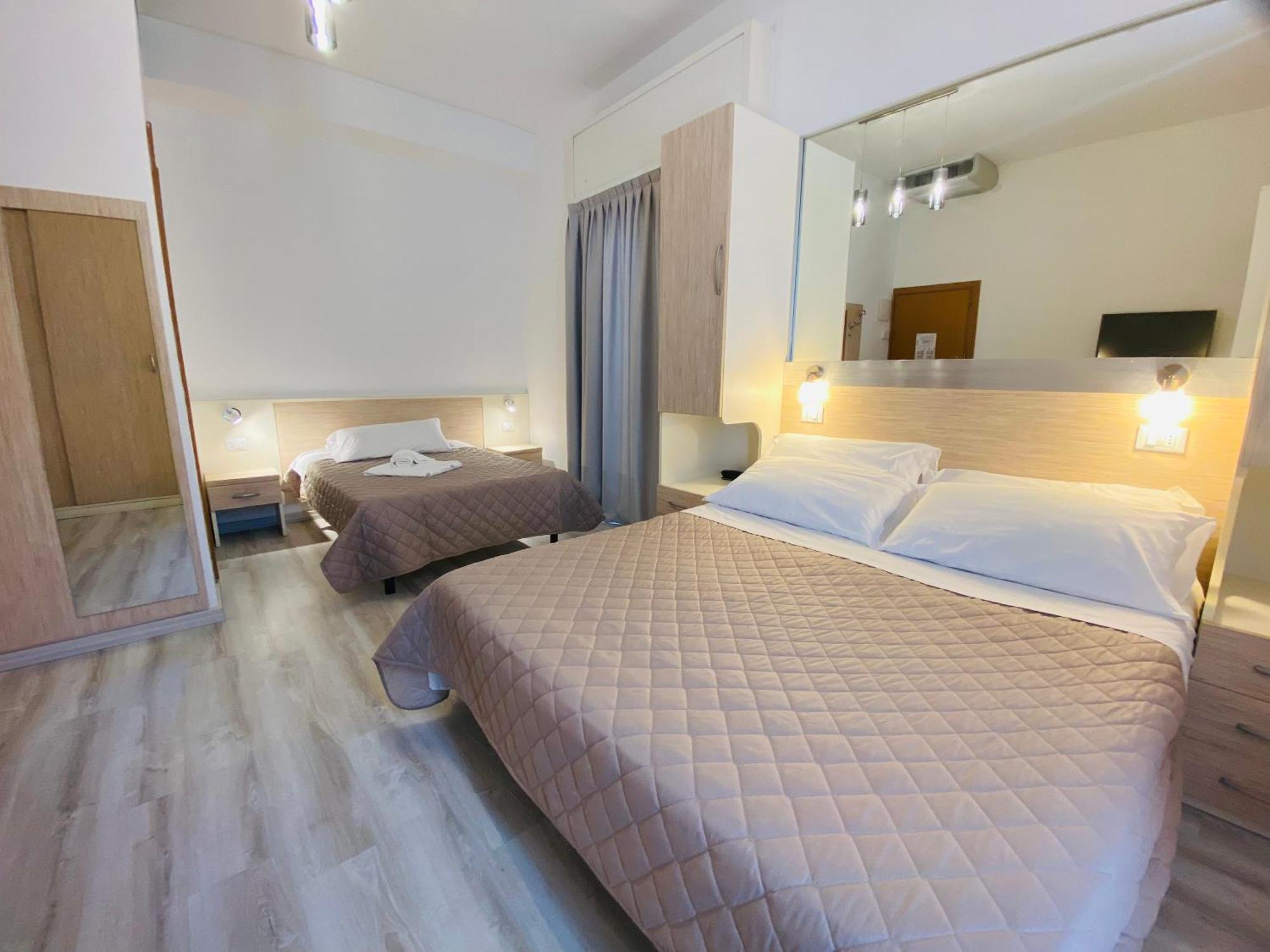 Hotel Butterfly Wellness & Spa Rimini Exteriör bild