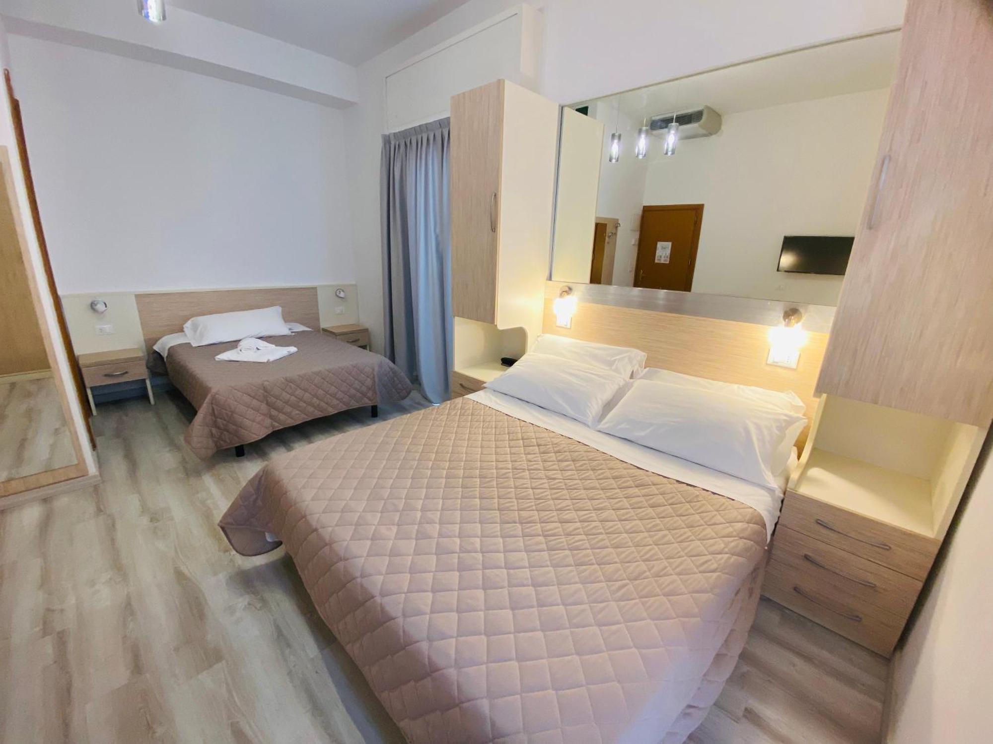 Hotel Butterfly Wellness & Spa Rimini Exteriör bild